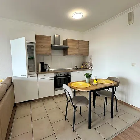 Modernes Am Bahnhof Appartement Pinneberg